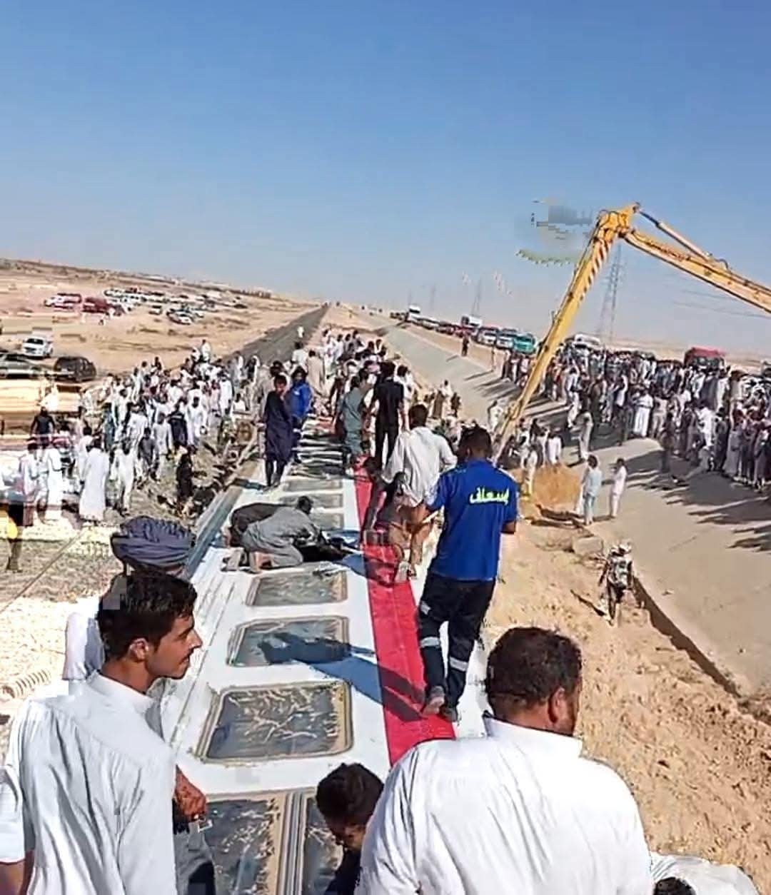 جانب من حادث انقلاب القطار