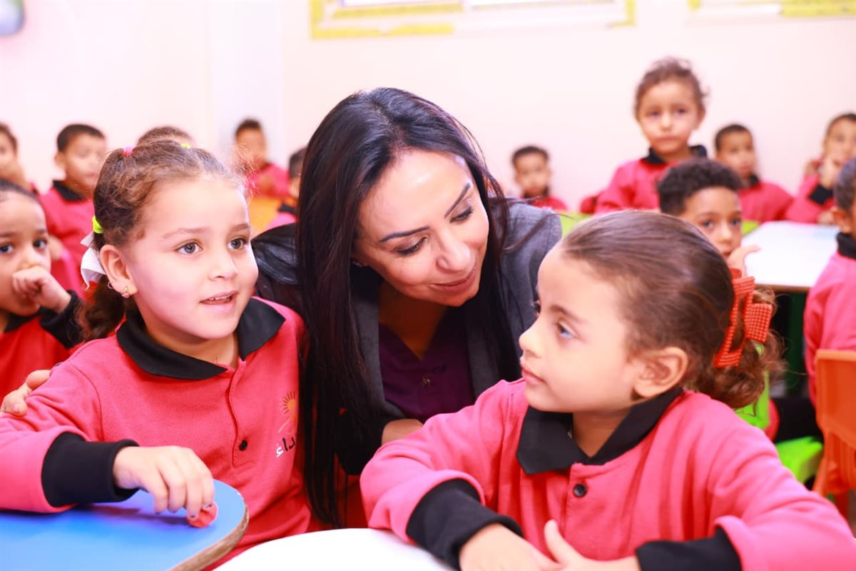 وزيرة التضامن تتفقد مشروعات مصنع الغزل بالفيوم