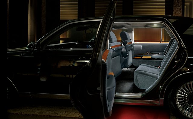 تويوتا سنشري الجديدة