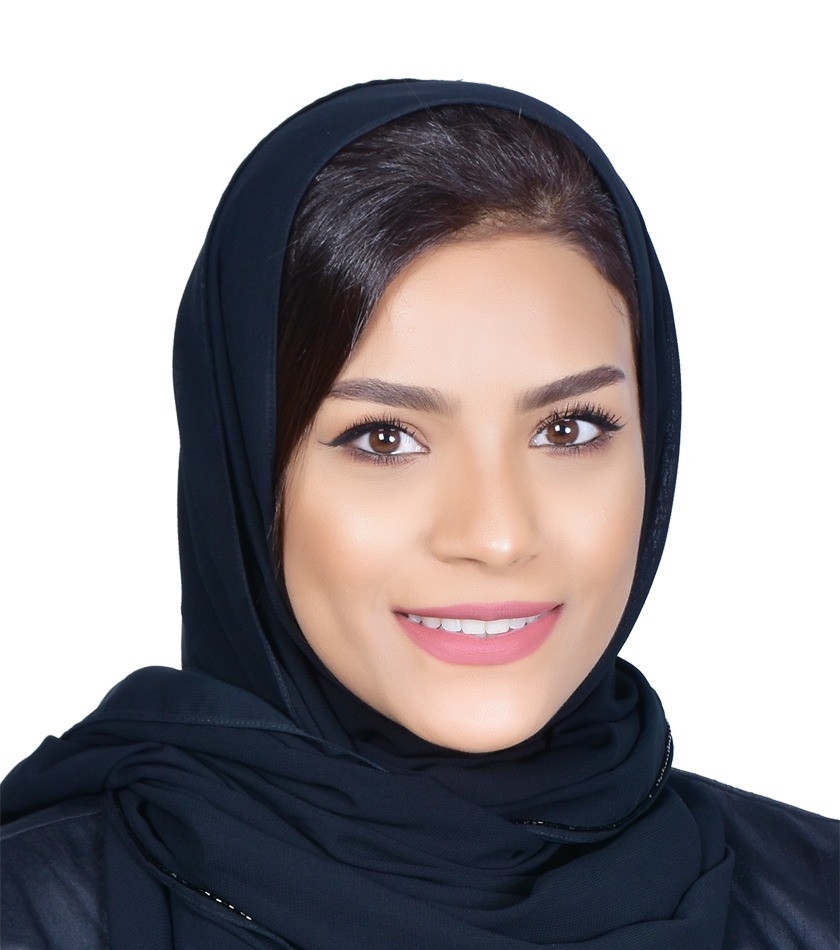 &nbsp;السيدة منى سلمان مسؤول الاتصال المؤسسي بالمركز