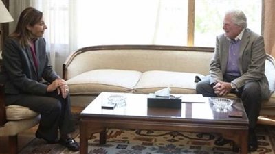 وزيرة الثقافة وحسين فهمي يبحثان ترتيبات الدورة 45 لمهرجان القاهرة السينمائي