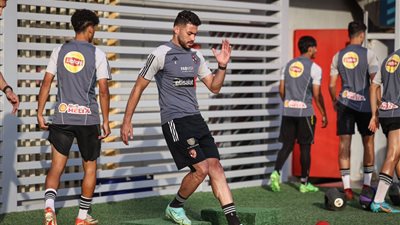 لحل أزمة الدفاع.. الأهلي يجهز ياسر إبراهيم لمواجهة بلدية المحلة