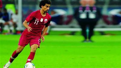 أمم أسيا.. أكرم عفيف يسجل الهدف الاول لقطر أمام الأردن