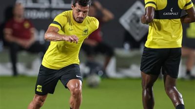 انفراد| طارق حامد ينتقل إلى ضمك السعودي رسمياً