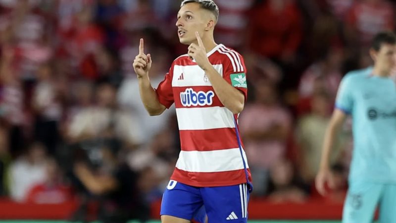 F5AEF488-D4CD-47AA-BE8C-0927C4EA9CAF