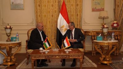 وزير الاتصالات ونظيره الأردني يبحثان سبل تعزيز التعاون بين البلدين