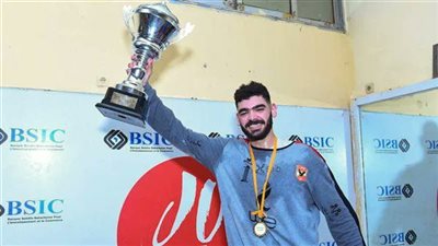 حارس مرمى الأهلي يواجه غيابًا طويلاً بعد إصابته بقطع في الرابط الصليبي