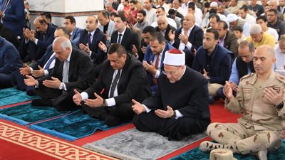 وزير التنمية المحلية يفتتح مسجد الروضة بحدائق الأهرام