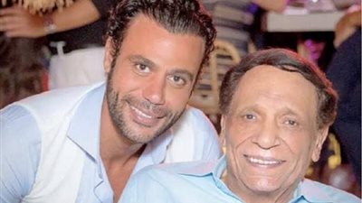 محمد إمام يُعبر عن سعادته بعرض 