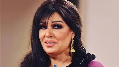 فيفي عبده تعتذر عن تصريحاتها بشأن وفيات المشاهير