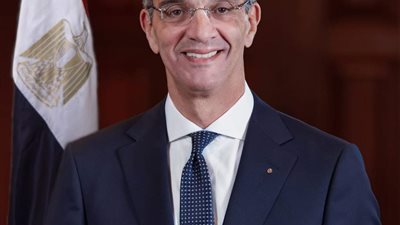 «وزير الإتصالات» يغادر إلي أمريكا لبحث تعزيز التعاون مع مصر 