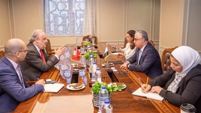 اقتصادية قناة السويس تستقبل سفير بيرو لبحث سبل التعاون 