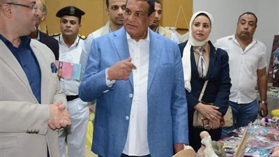 ضمن مبادرة الوزارة.. وزير التنمية المحلية ومحافظ بني سويف يفتتحان معرض 