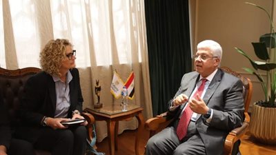 التعليم العالي يؤكد على دعم شباب الباحثين وتقديم منح لأعضاء هيئة التدريس