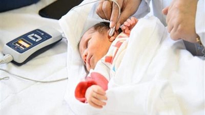 فحص 4 ملايين و705 آلاف طفل بمبادرة علاج ضعف وفقدان السمع