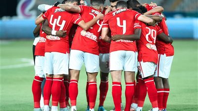 قبل ساعات من غلق الميركاتو الصيفي.. رحيل ثلاثي الأهلي عن الفريق