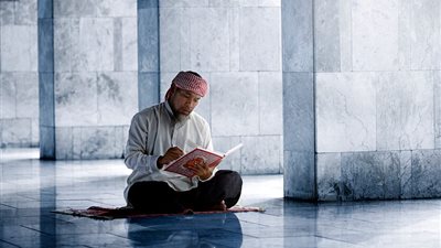 خواطر.. أنا شخصٌ خُلِقتُ من كثرةِ صلاتك على النبي