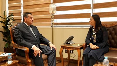 «وزير التنمية المحلية» يستقبل مايا مرسى لبحث سبل التعاون 