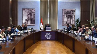 مدبولي يتابع إجراءات التعامل مع تداعيات الأحداث في السودان الشقيق