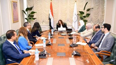 «وزيرة الهجرة» تبحث التعاون مع شركة ابد لتدريب الشباب لسوق العمل