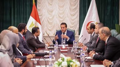 وزير الصحة يستقبل وفدًا من المجلس العماني للاختصاصات الطبية