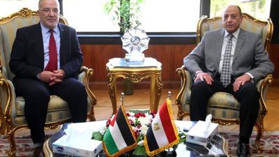 وزير الطيران يبحث استعدادات نقل الحجاج الفلسطينيين إلى الأراضى المقدسة