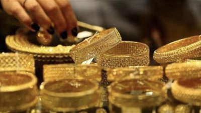 الذهب يحتفظ بثباته في مصر: الأسعار تتراجع قليلاً والتوقعات تبقى إيجابية