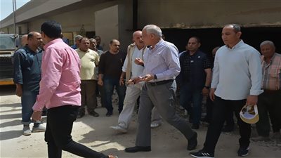 محافظ الجيزة يتابع أعمال رفع المخلفات وحالة النظافة بعدد من الشوارع