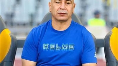 سوء معاملة للاعبين وإهانة للإدارة.. حسام حسن يفقد مهمته في المصري