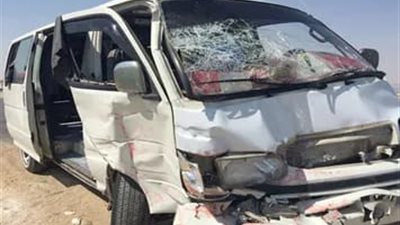 إصابة شخصين إثر حادث تصادم سيارتين في قنا 