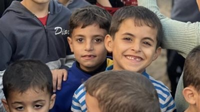 هيفاء وهبي تسعد أطفال غزة في لفتة إنسانية