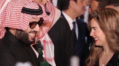 مي عز الدين تشكر تركي آل الشيخ على 