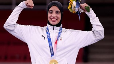 بعد غياب دام عام.. بطلة الكاراتيه الأولمبية فريال أشرف تعلن عودتها للملاعب