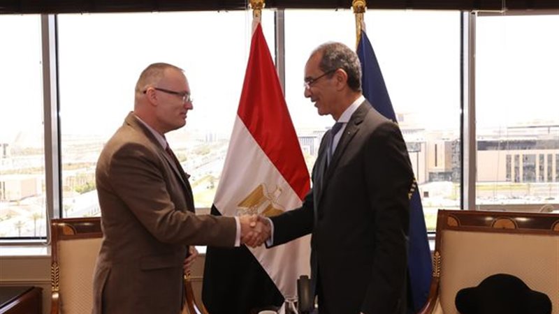 وزير الاتصالات- التحول