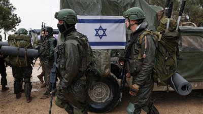 حماس تعلن فقد الاتصال بمسئولين عن 5 أسرى صهاينة