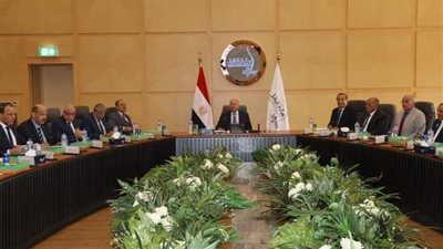 وزير النقل: ضرورة التوسع في الدخول في أنشطة أخرى بخلاف الطرق والكباري 