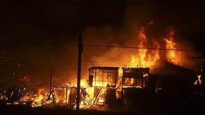 حريق هائل يلتهم محتويات مخزن أخشاب في البدرشين