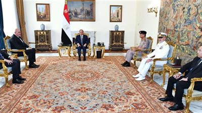 السيسي يلتقي بوزير دفاع إيطاليا ورئيس هيئة أركان القوات المسلحة