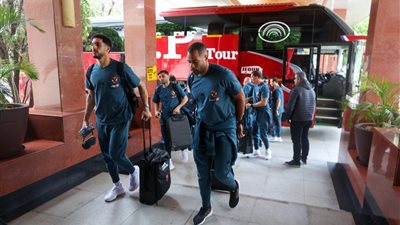 وصول بعثه الاهلي لمطار كوماسي استعدادآ لمواجهة ميدياما 