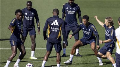 ديفيد بيكام يعقد جلسه مع نجم ريال مدريد