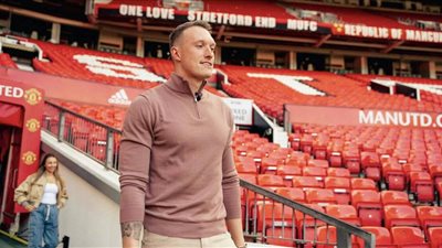 فيل جونز وجهٌ للحظ العاثر: قصة موهوبٍ لم تكتمل بسبب الإصابات