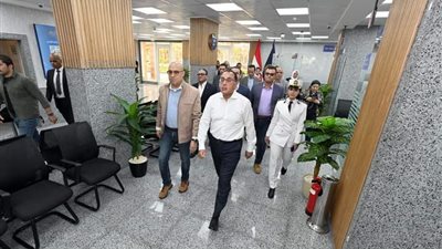 مدبولى يشهد تشغيل المركز النموذجي لخدمات قطاع الأحوال المدنية ومكتب البريد