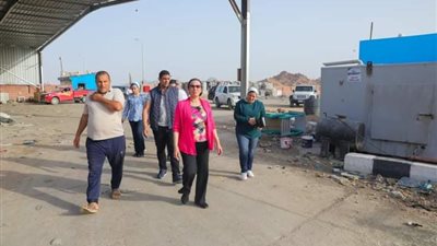 جولة تفقدية لوزيرة البيئة داخل مصنع تدوير المخلفات بمدينة شرم الشيخ