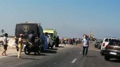 إصابة 10 أشخاص جراء حادث تصادم سيارتين بالزقازيق