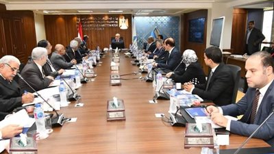 الجزار يؤكد أهمية دور البحث العلمي في تطوير قطاع مياه الشرب والصرف الصحي  