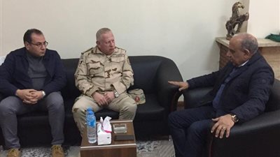 وزير الأعمال يتابع تطوير مجمع مصر للغزل والنسيج وصباغي البيضا بكفر الدوار