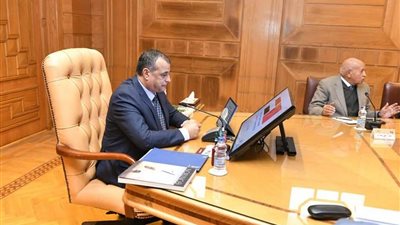 وزير الإنتاج الحربي يبحث التعاون المشترك في المجال العسكري مع 