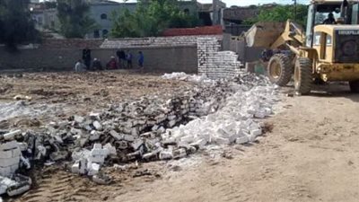 بالصور...تنفيذ عدد من الإزالات لتعديات البناء المخالف بالشرقية