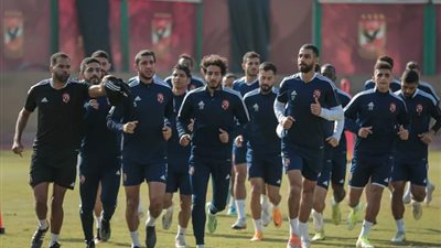 ضربة موجعة...إصابة نجم الأهلي بالرباط الصليبي