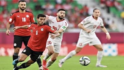 هل سيلعب ثنائي الجزائر ضد منتخب مصر؟ شكوك تحيط بهما